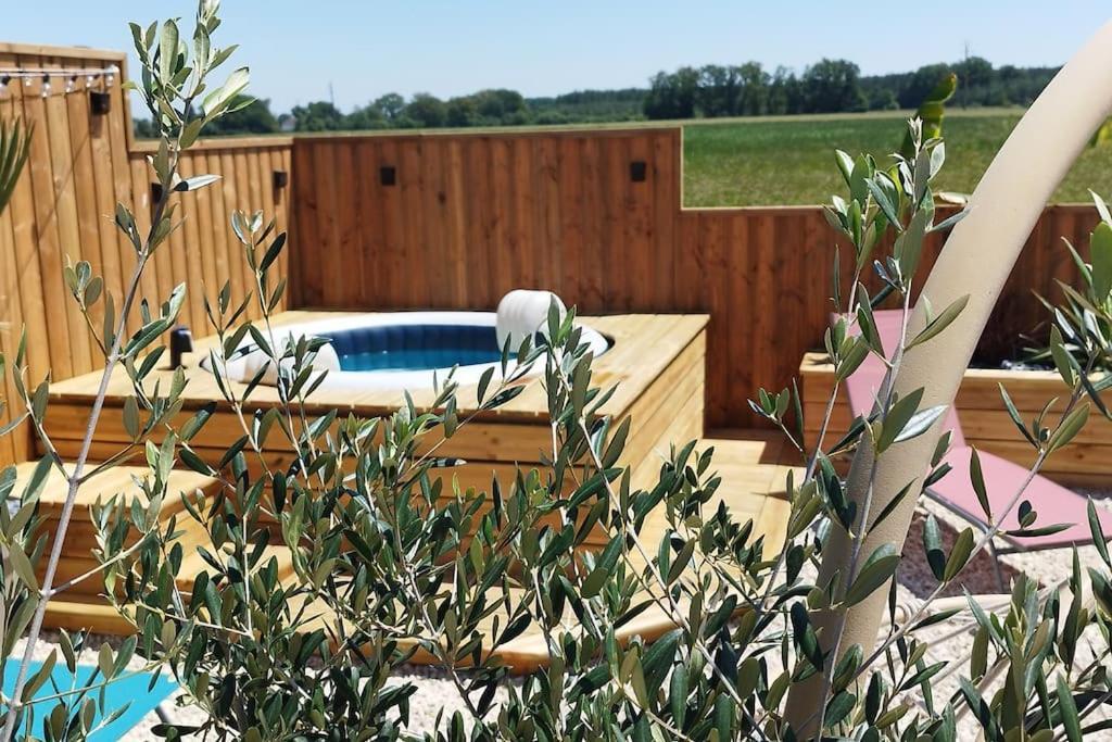 Chalet Industriel Avec Filet Et Spa Sorigny Dış mekan fotoğraf