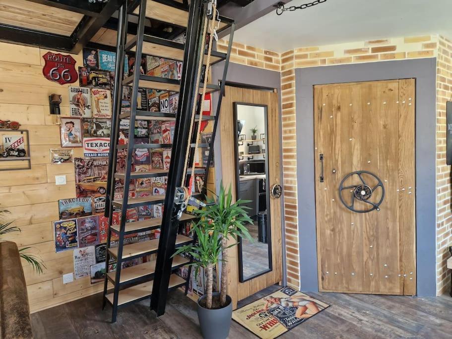 Chalet Industriel Avec Filet Et Spa Sorigny Dış mekan fotoğraf