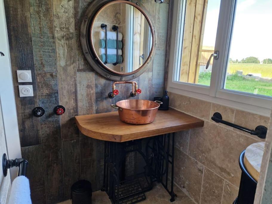 Chalet Industriel Avec Filet Et Spa Sorigny Dış mekan fotoğraf