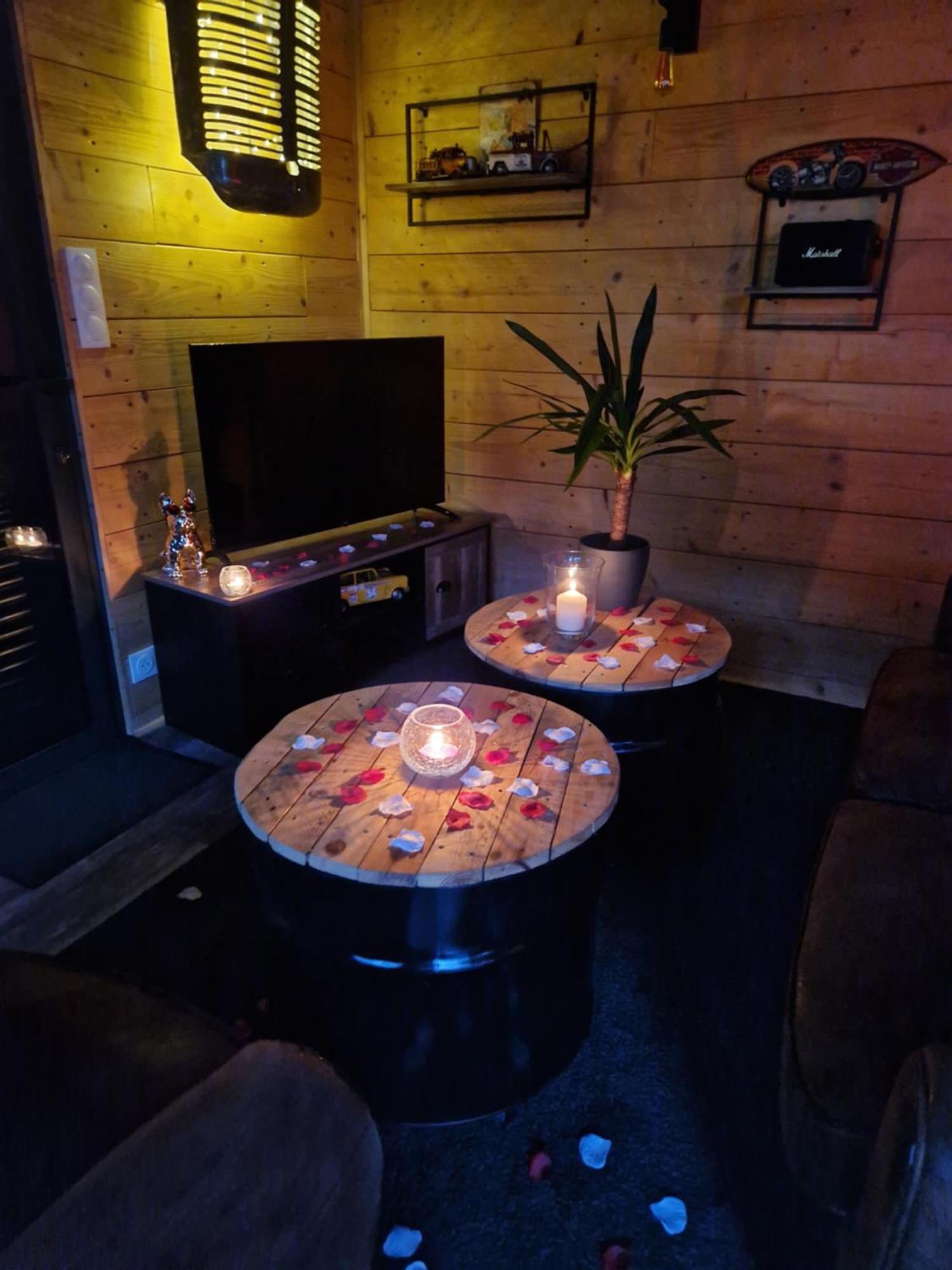 Chalet Industriel Avec Filet Et Spa Sorigny Dış mekan fotoğraf